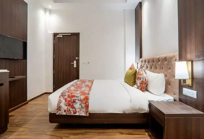 هتل Le Roi Lake View Koti