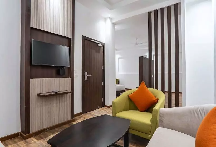 هتل Le Roi Lake View Koti