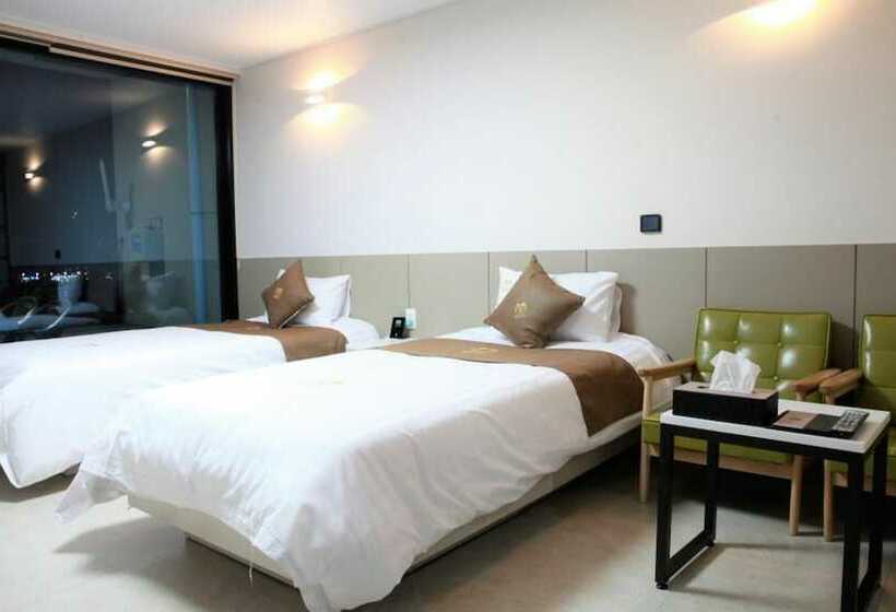 Hotel Yeosu Yong Beach Tourist Hostel