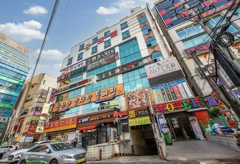 Motelli Changwon Bonggok Dong Roll