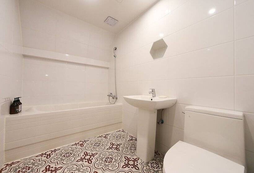 Motel Changwon Yonghodong Max