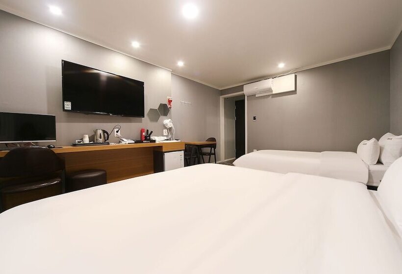 Motel Changwon Yonghodong Max