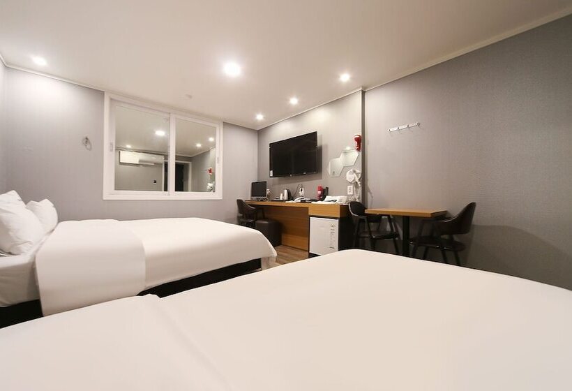 Motel Changwon Yonghodong Max