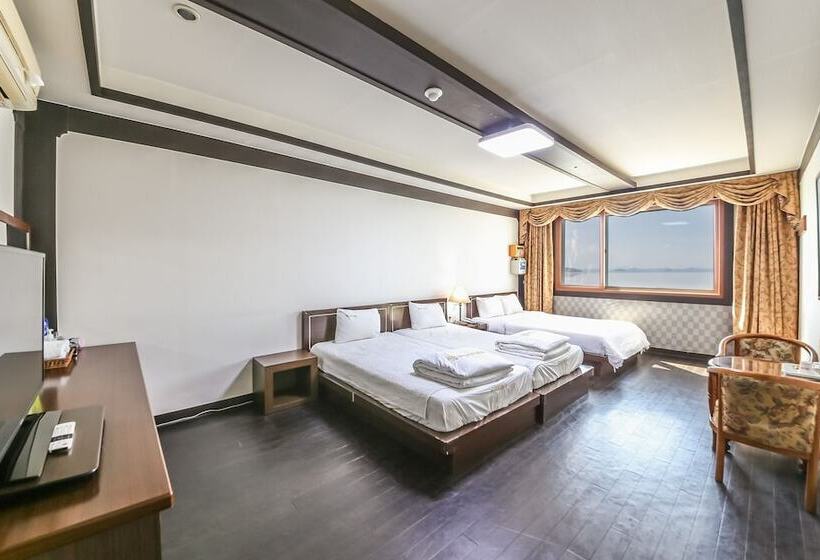 فندق على الطريق Muan Beach