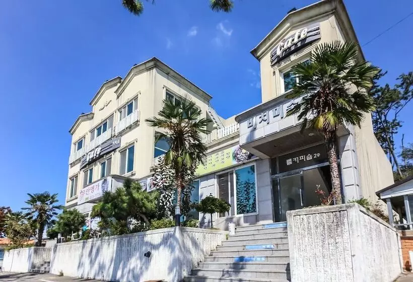 モーテル Muan Beach