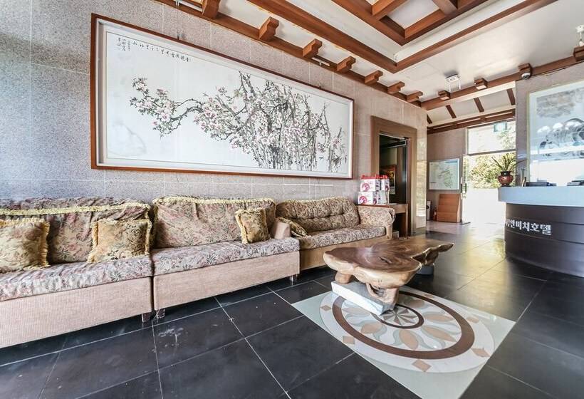 فندق على الطريق Muan Beach