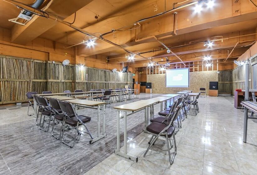 فندق على الطريق Muan Beach