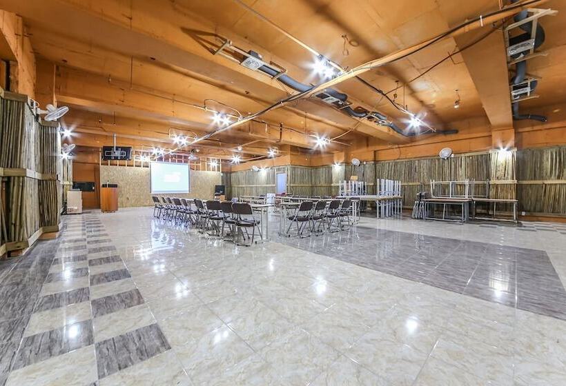 فندق على الطريق Muan Beach