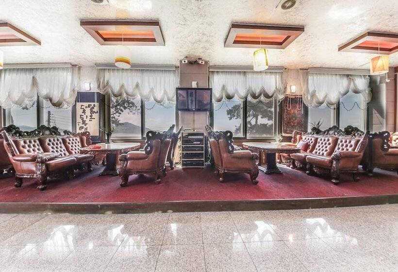 فندق على الطريق Muan Beach