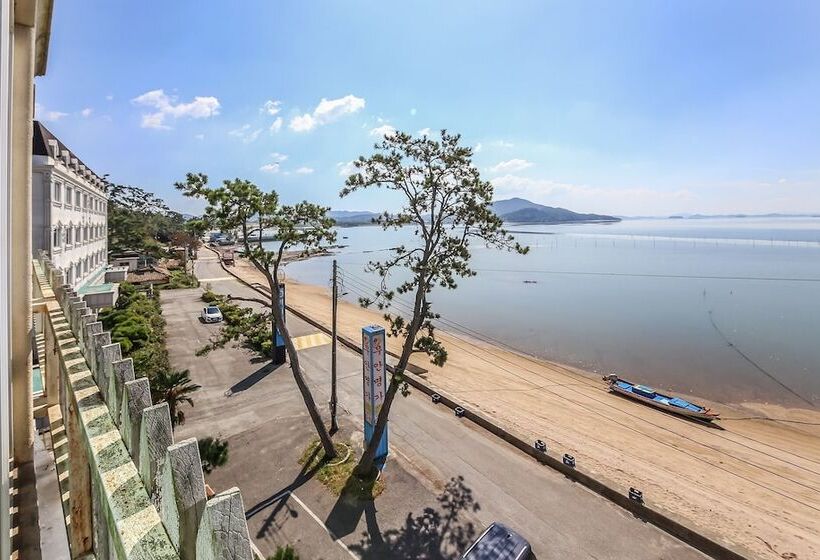 فندق على الطريق Muan Beach