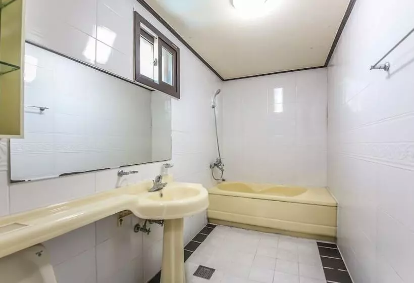 モーテル Muan Beach