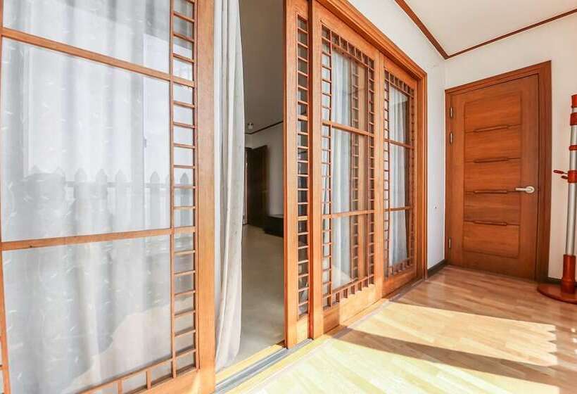 فندق على الطريق Muan Beach