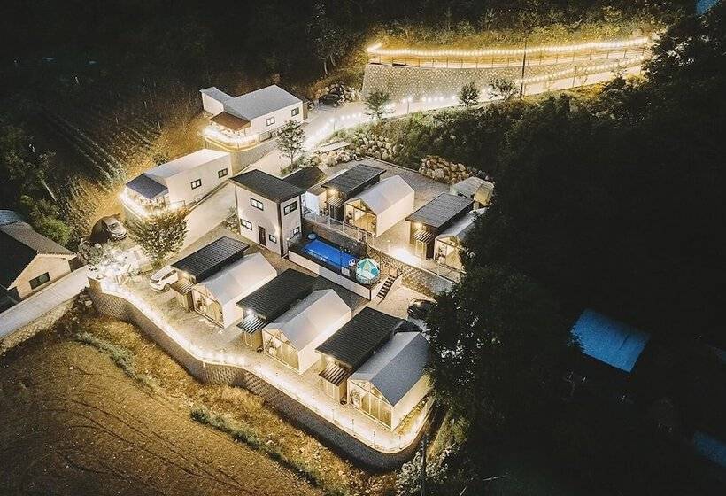 פנסיון Gapyeong Ddobagi Pet & Spa Glamping