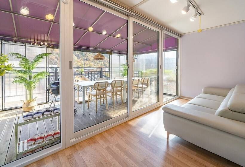 פנסיון Gapyeong Ddobagi Pet & Spa Glamping