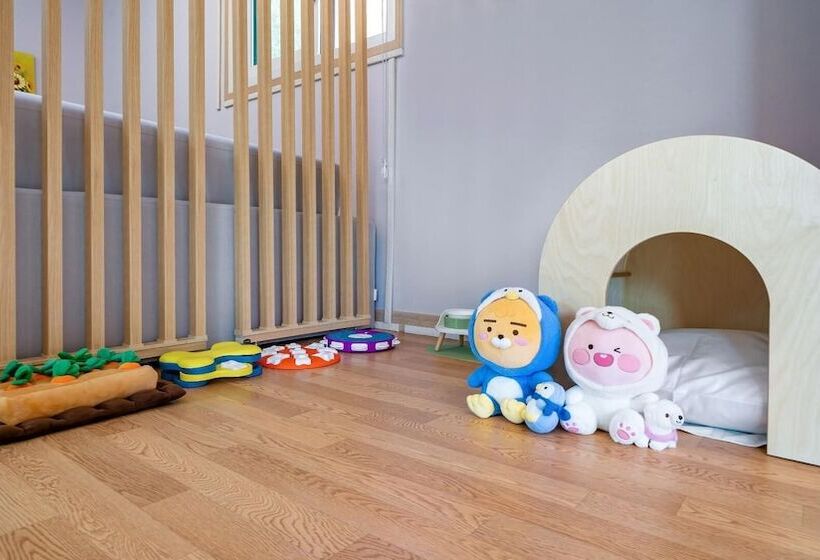 פנסיון Gapyeong Ddobagi Pet & Spa Glamping