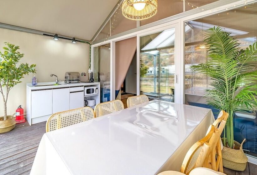 פנסיון Gapyeong Ddobagi Pet & Spa Glamping