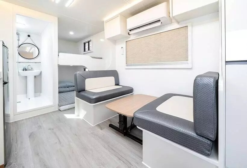 Majatalo Gapyeong Ddobagi Pet & Spa Glamping