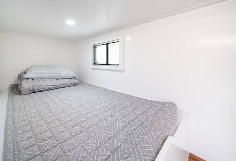 פנסיון Gapyeong Ddobagi Pet & Spa Glamping