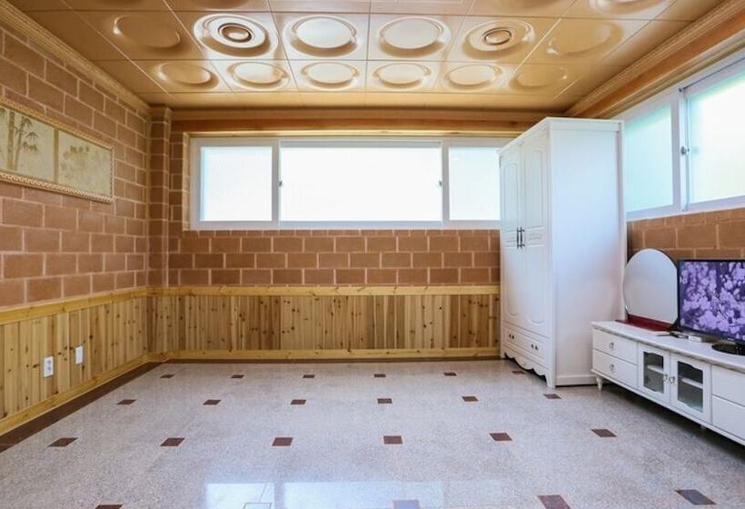 Seongju Gaya Hwangto Pension