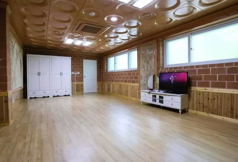 Seongju Gaya Hwangto Pension