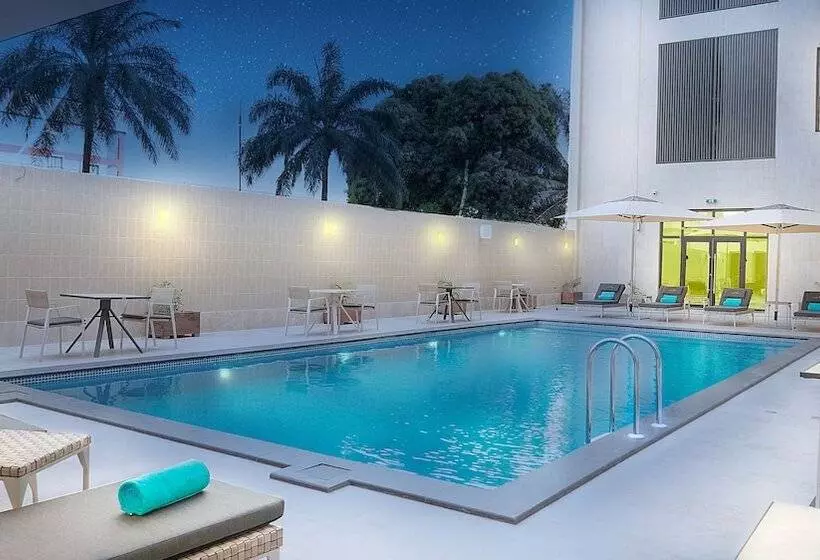 Star Land Hotel Bastos