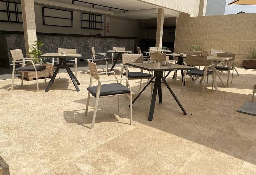 Star Land Hotel Bastos