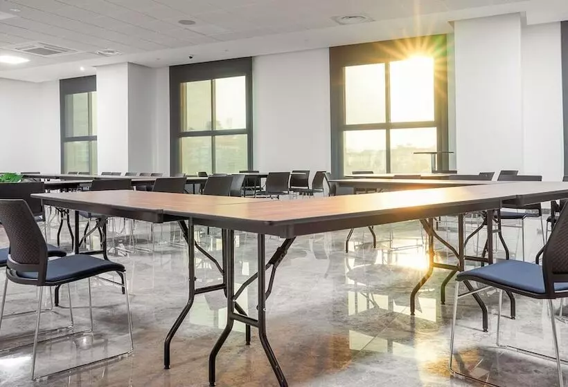 Star Land Hotel Bastos