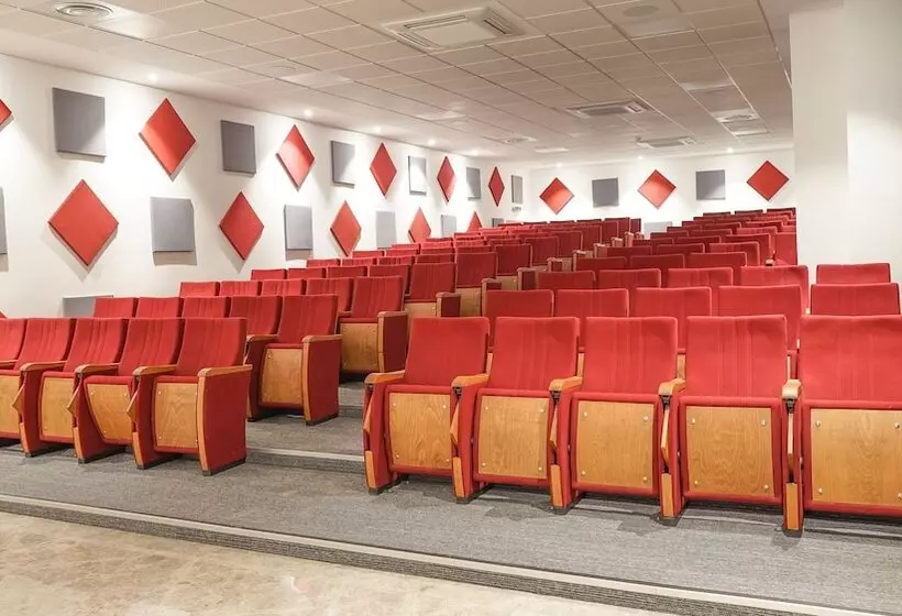 Star Land Hotel Bastos