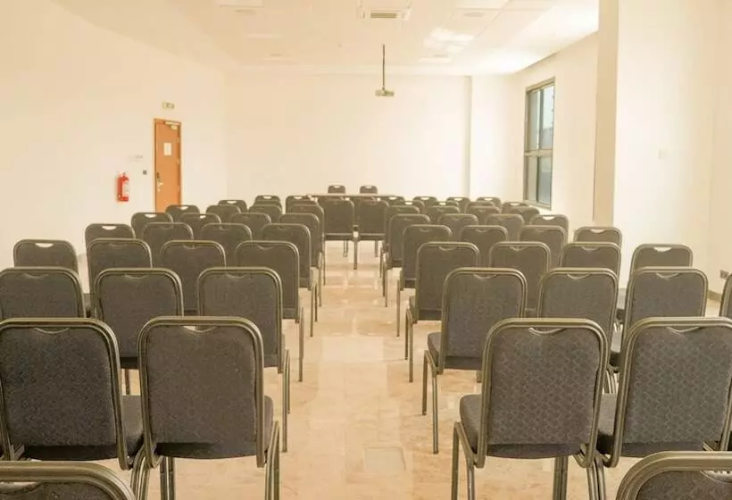 Star Land Hotel Bastos