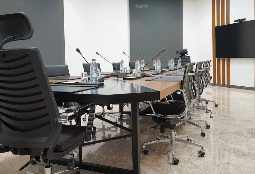 Star Land Hotel Bastos