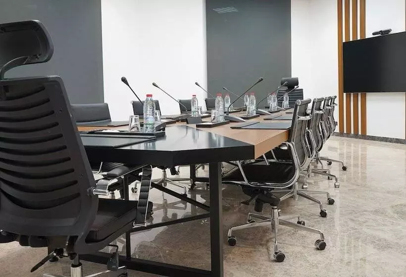 Star Land Hotel Bastos