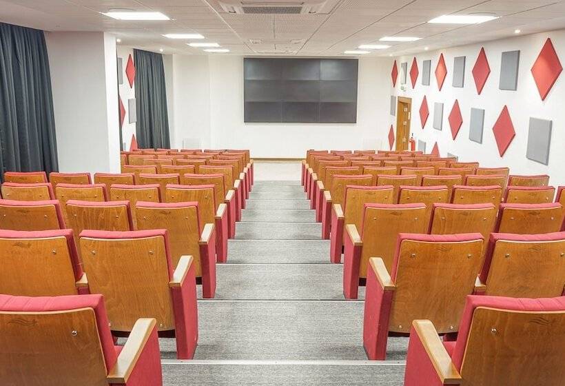 Star Land Hotel Bastos