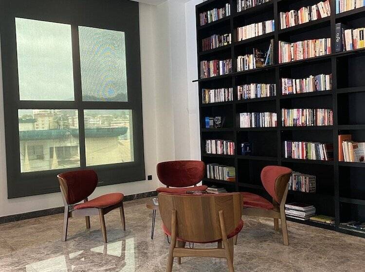 Star Land Hotel Bastos