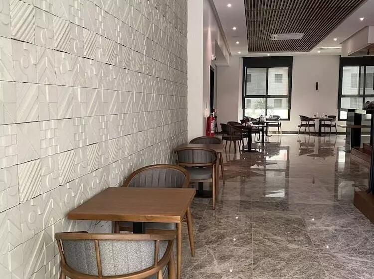 Star Land Hotel Bastos