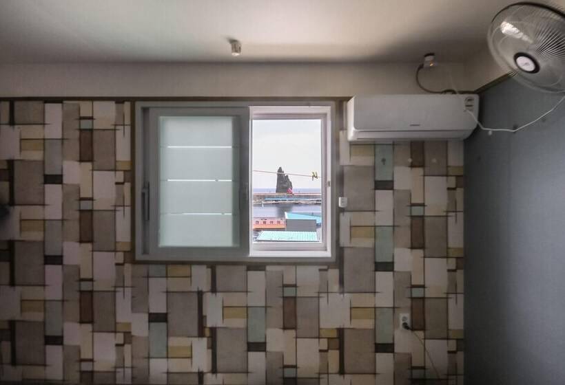 Ulleung Donghaejang Motel