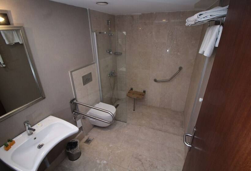 Vali Erdogan Konuk Evi Hitit Otel