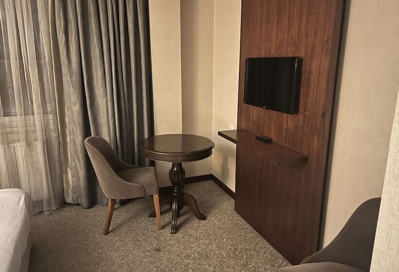 Vali Erdogan Konuk Evi Hitit Otel