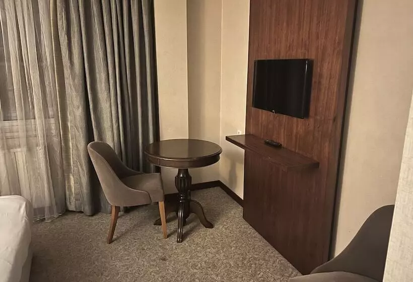 Vali Erdogan Konuk Evi Hitit Otel