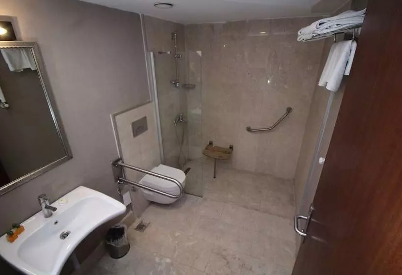 Vali Erdogan Konuk Evi Hitit Otel