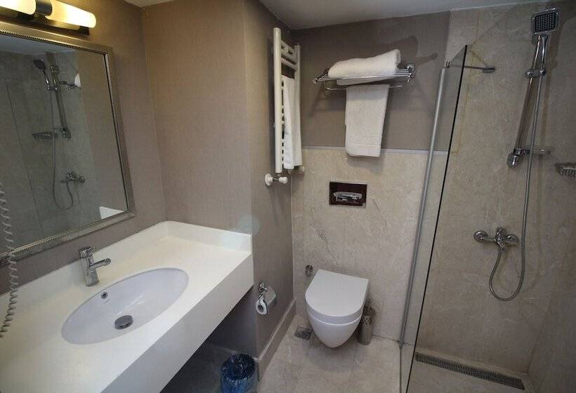 Vali Erdogan Konuk Evi Hitit Otel