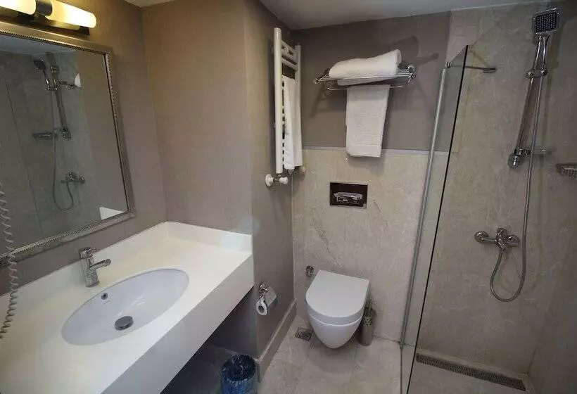 Vali Erdogan Konuk Evi Hitit Otel