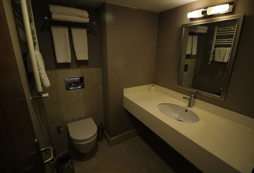 Vali Erdogan Konuk Evi Hitit Otel