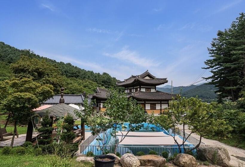 Yangpyeong Cheonnyeoncho Hanok Pension