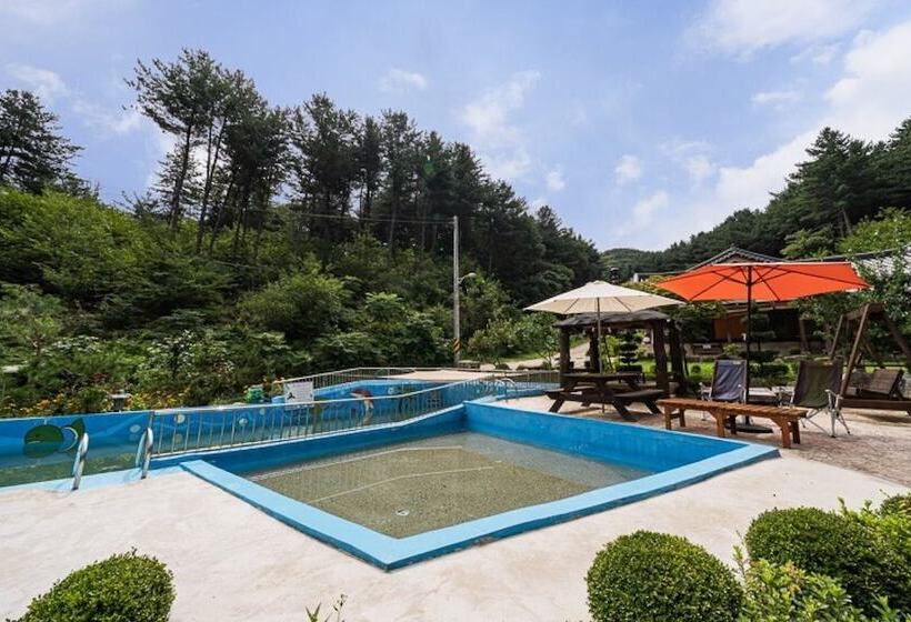 Yangpyeong Cheonnyeoncho Hanok Pension