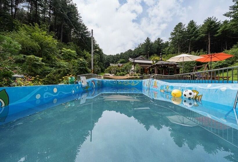 Yangpyeong Cheonnyeoncho Hanok Pension