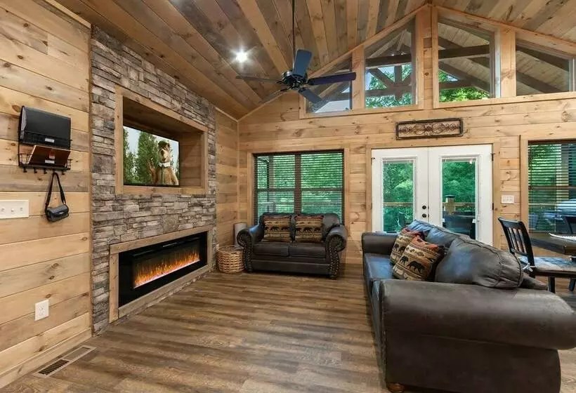 Brand New Freedom Cabin With Large Deck By Redawning