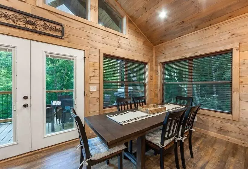 Brand New Freedom Cabin With Large Deck By Redawning
