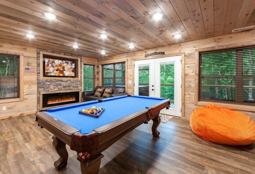 Brand New Freedom Cabin With Large Deck By Redawning