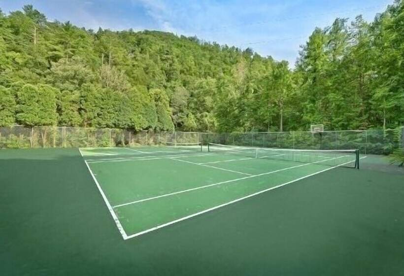 Brand New Freedom Cabin With Large Deck By Redawning