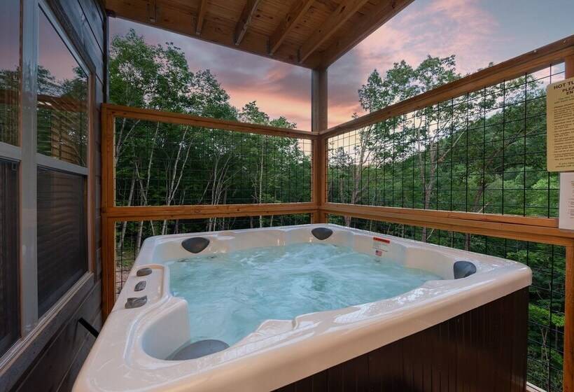 Brand New Freedom Cabin With Large Deck By Redawning